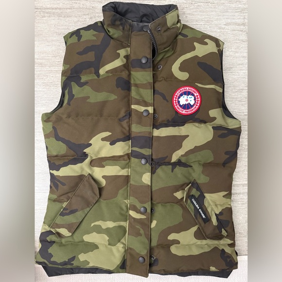 Canada Goose Freestyle Vest – Camo (Men's Small Fits Women's Medium)